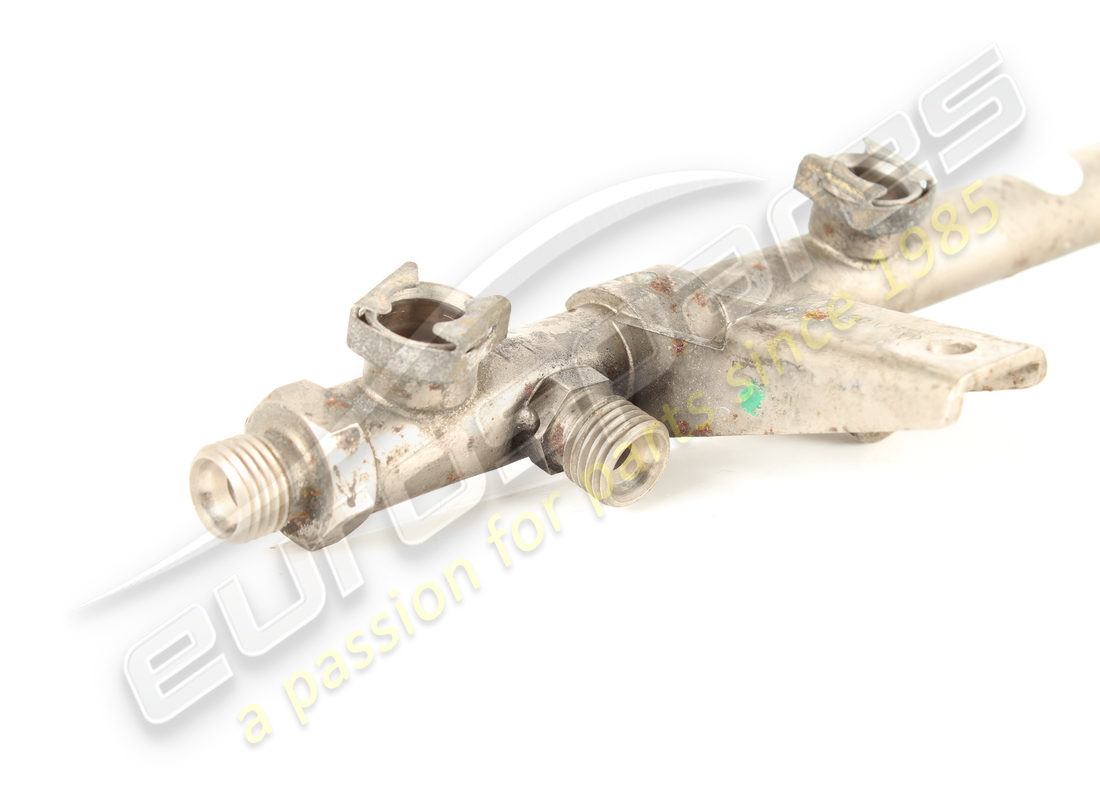 tubo carburante testata destro usato maserati. numero parte 585060002 (4)
