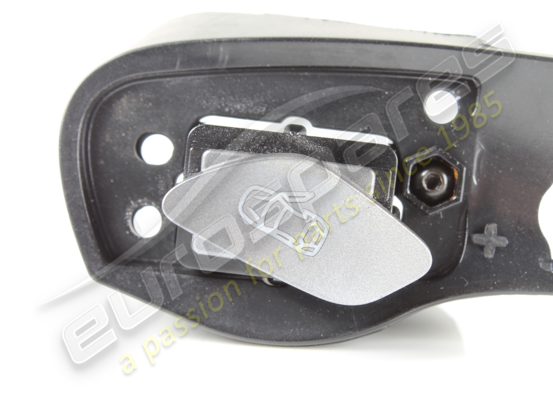 USATO FERRARI MANIGLIONE MOSTRINA SUPERIORE. NUMERO PARTE 764154 (4) usato ferrari maniglione mostrina superiore. numero parte 764154 (4)