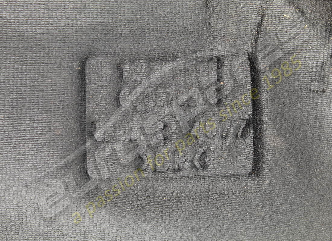 ISOLAMENTO TERMICO USATO FERRARI. NUMERO PARTE 296444 (2) isolamento termico usato ferrari. numero parte 296444 (2)