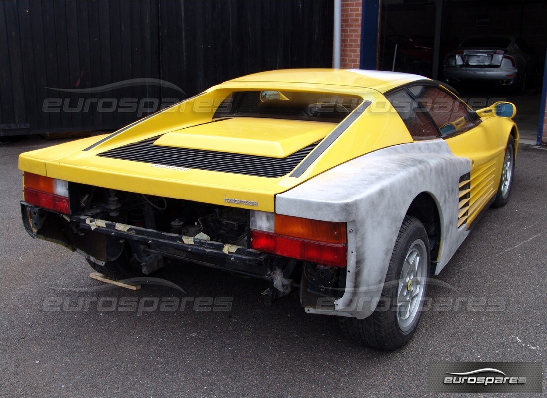 ferrari testarossa (1990) con 18,000 chilometri, in preparazione per lo smantellamento #3