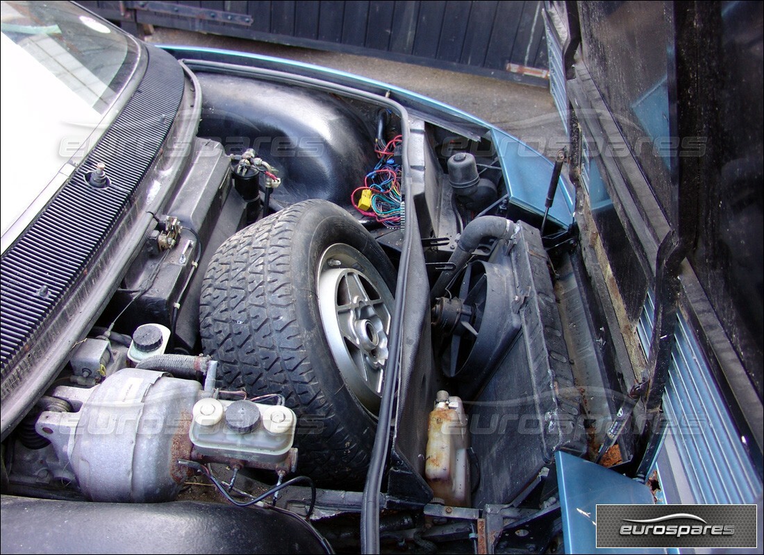 ferrari mondial 3.0 qv (1984) con 64,000 miles, in preparazione per lo smantellamento di #4