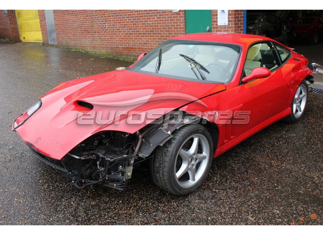 ferrari 550 maranello in preparazione per lo smantellamento presso eurospares