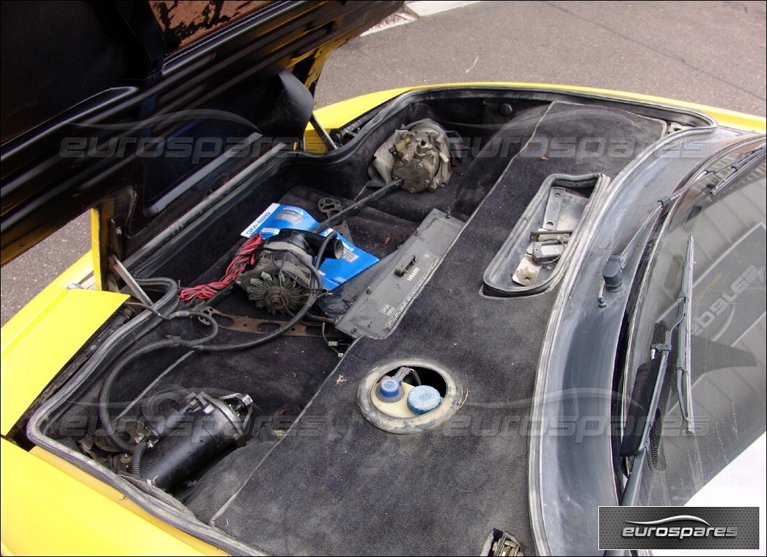 ferrari testarossa (1990) con 18,000 chilometri, in preparazione per lo smantellamento #4