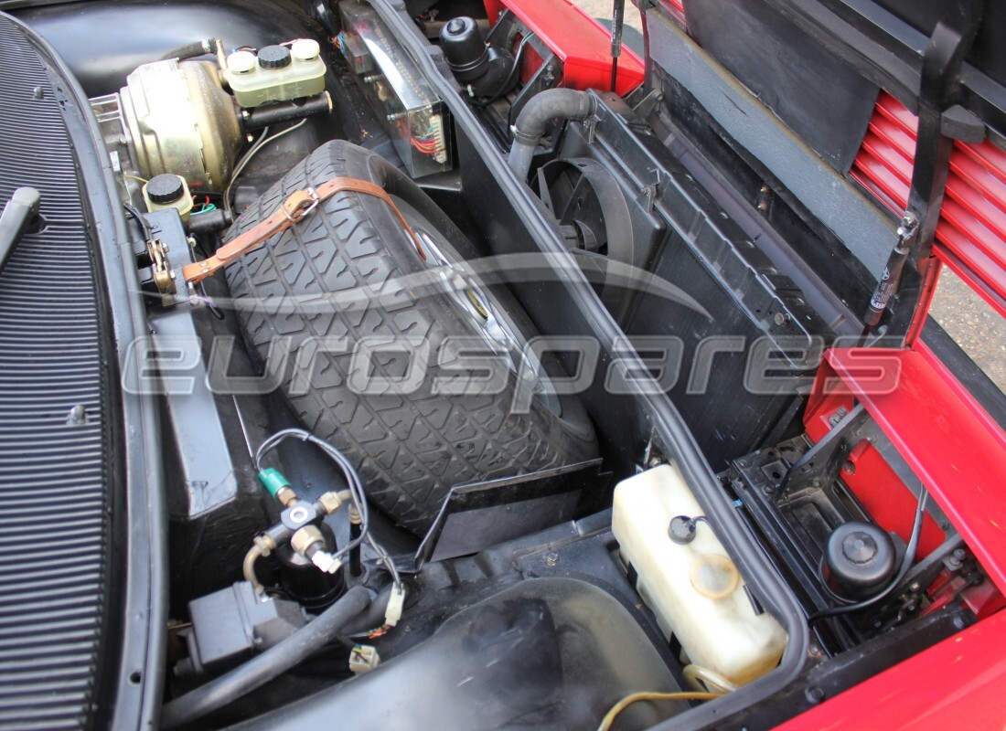 ferrari mondial 3.0 qv (1984) con 56,204 chilometri, in preparazione per lo smantellamento #7