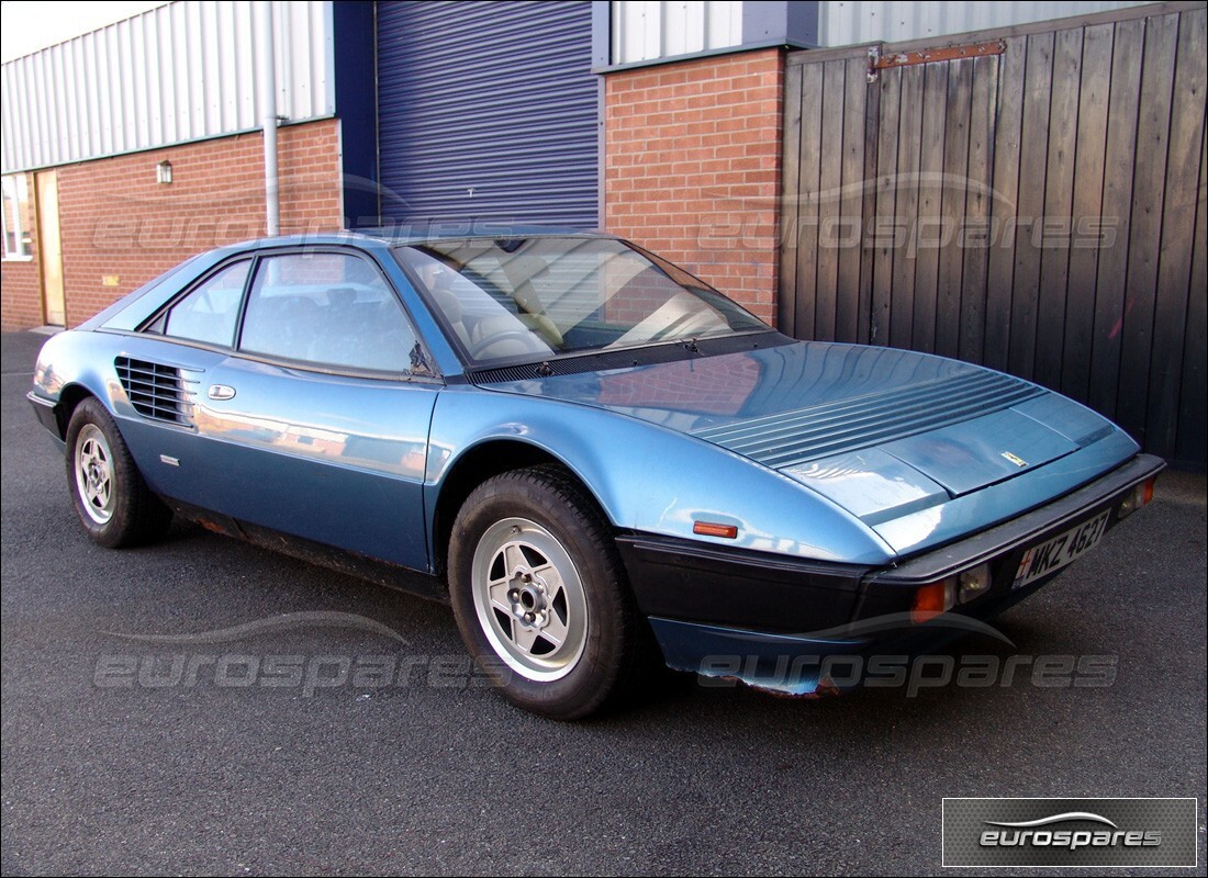 ferrari mondial 3.0 qv (1984) in preparazione per lo smantellamento presso eurospares