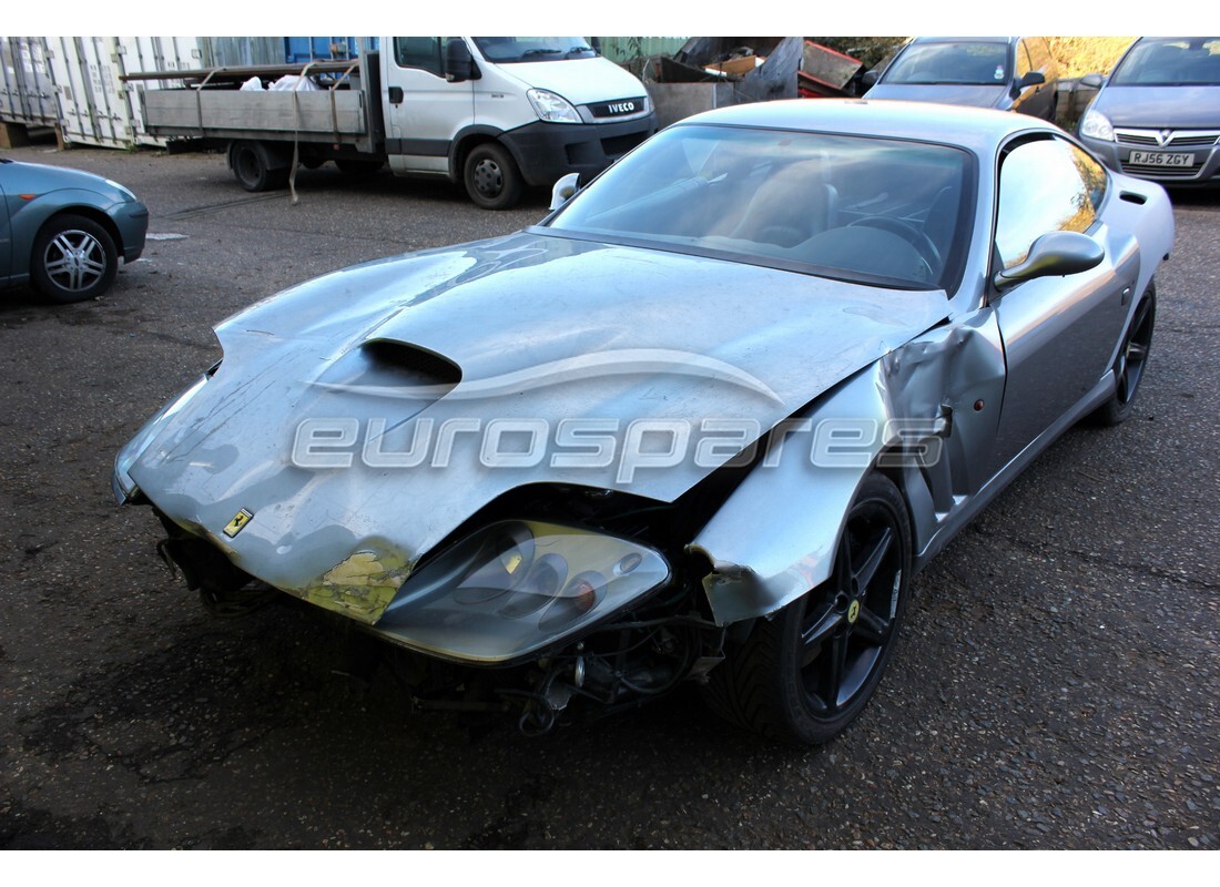 ferrari 575m maranello in preparazione per lo smantellamento presso eurospares