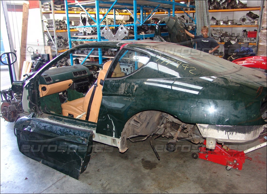 ferrari 456 gt/gta in preparazione per lo smantellamento presso eurospares
