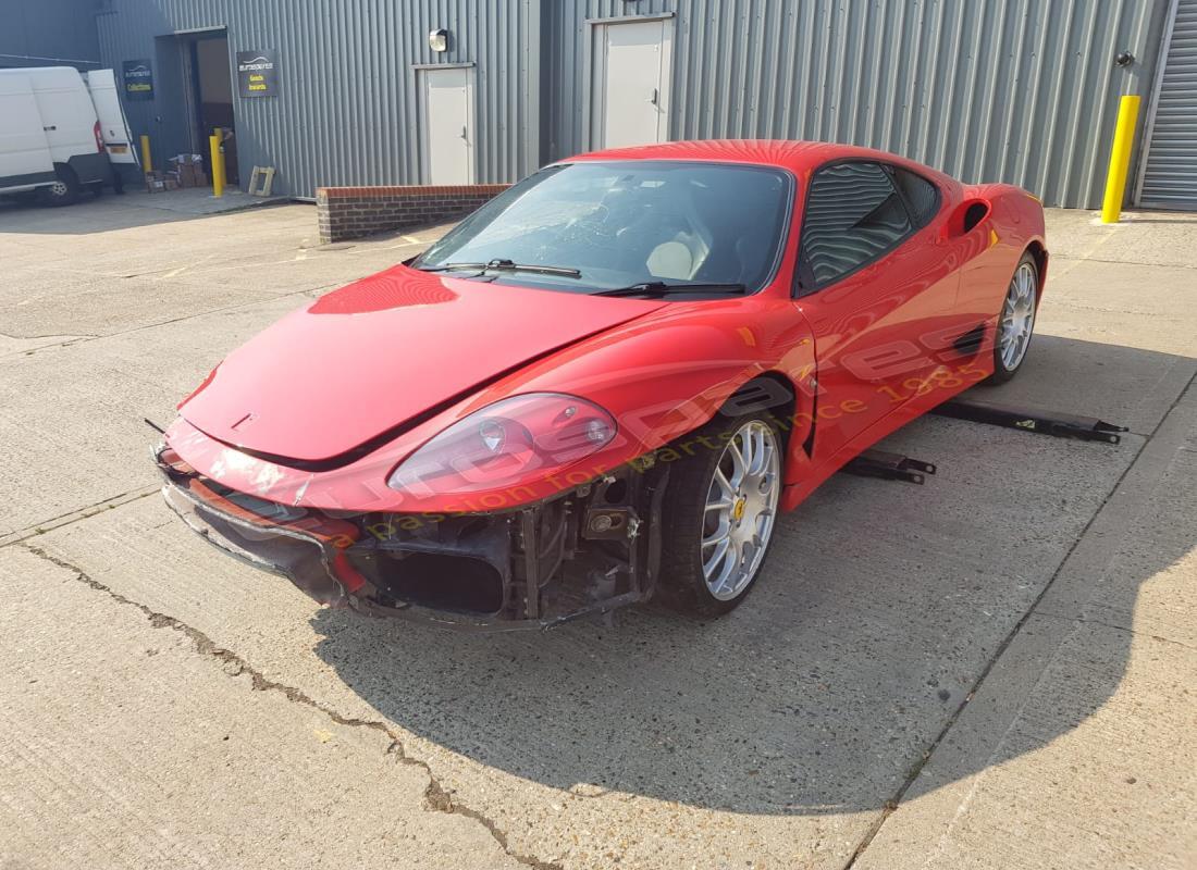 ferrari 360 modena in preparazione per lo smantellamento presso eurospares