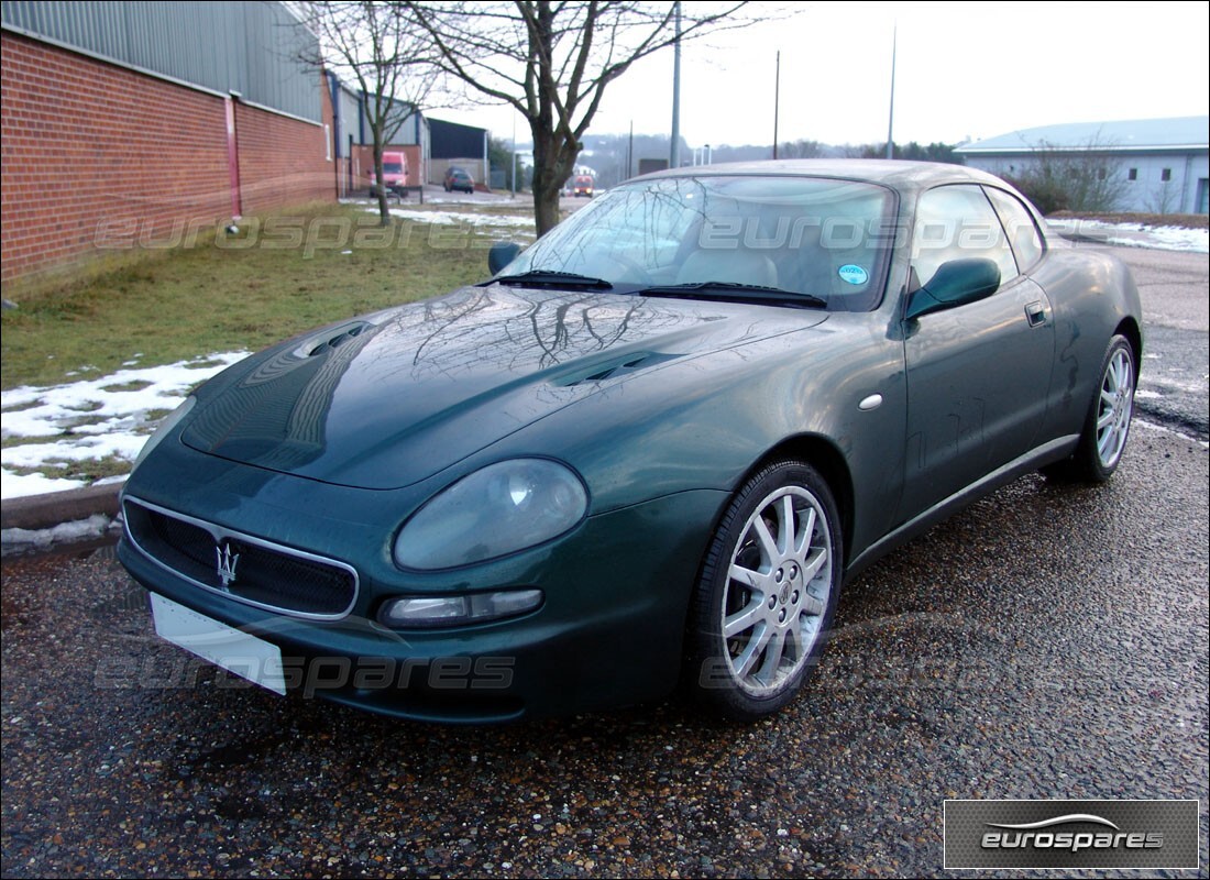 maserati 3200 gt/gta/assetto corsa in preparazione per lo smantellamento presso eurospares