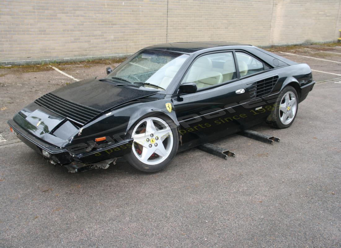 ferrari mondial 3.0 qv (1984) in preparazione per lo smantellamento presso eurospares