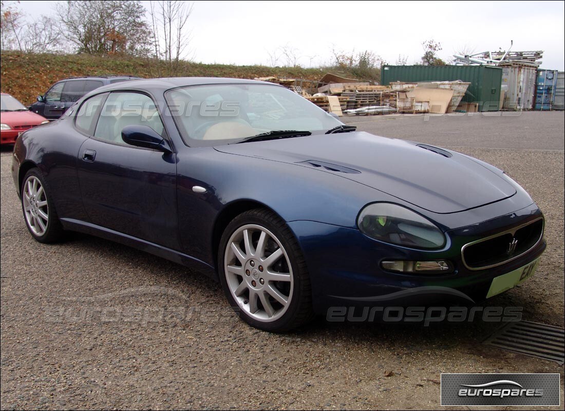maserati 3200 gt/gta/assetto corsa in preparazione per lo smantellamento presso eurospares