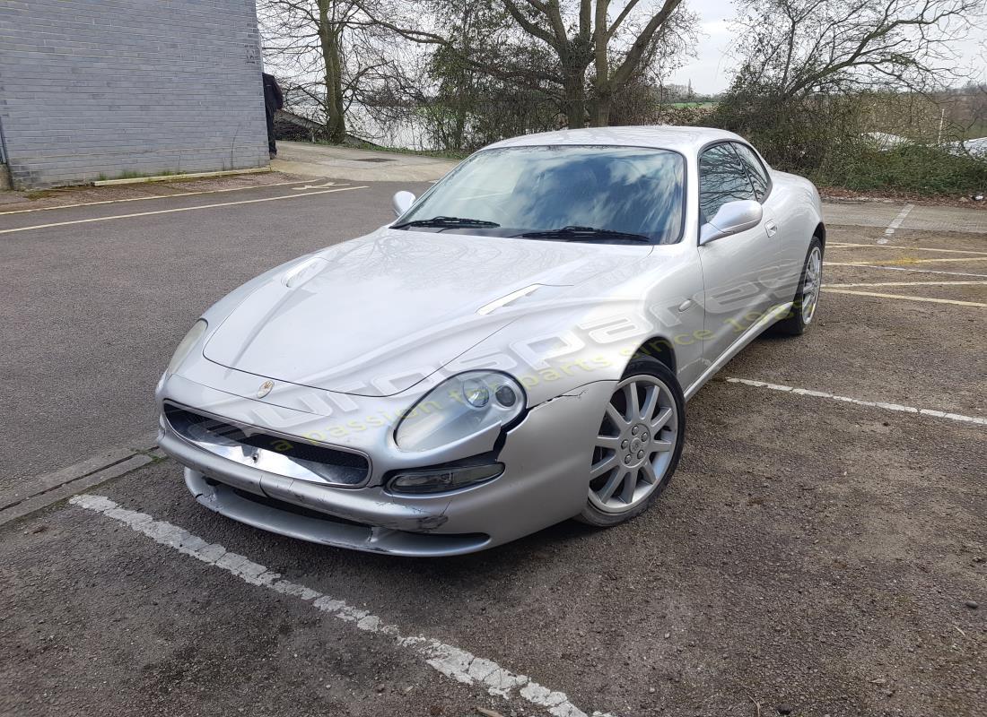 maserati 3200 gt/gta/assetto corsa in preparazione per lo smantellamento presso eurospares