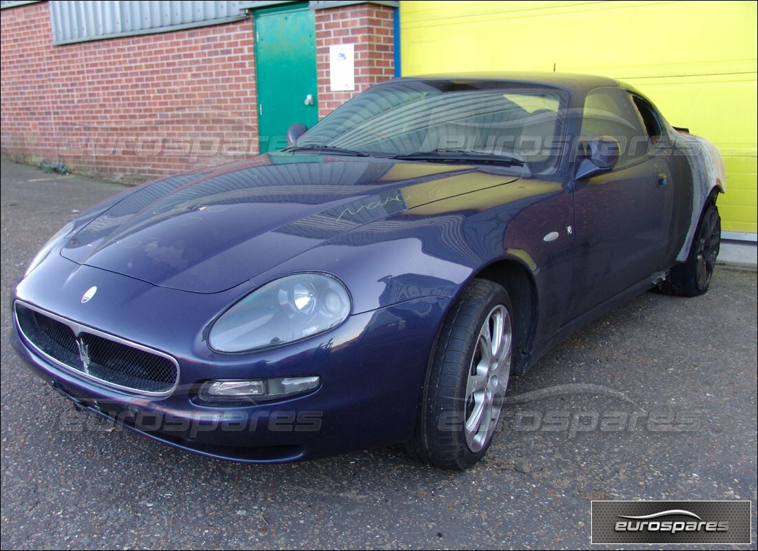 maserati 4200 coupe (2003) in preparazione per lo smantellamento presso eurospares