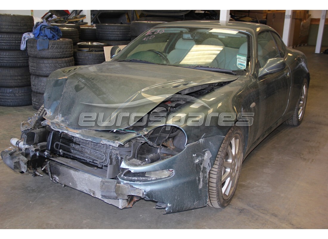 maserati 3200 gt/gta/assetto corsa in preparazione per lo smantellamento presso eurospares