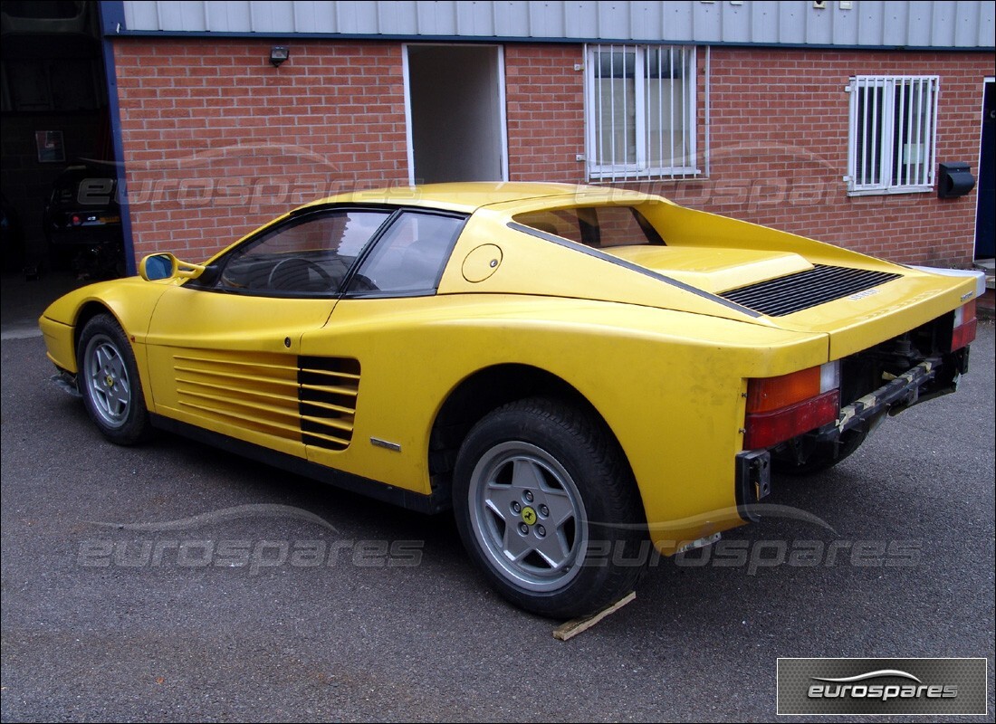 ferrari testarossa (1990) con 18,000 chilometri, in preparazione per lo smantellamento #2