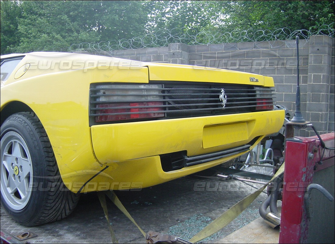 ferrari 512 tr con 27,000 miles, in preparazione per lo smantellamento di #2
