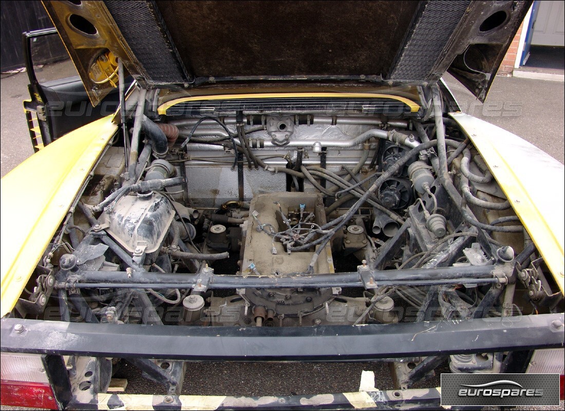 ferrari testarossa (1990) con 18,000 chilometri, in preparazione per lo smantellamento #9