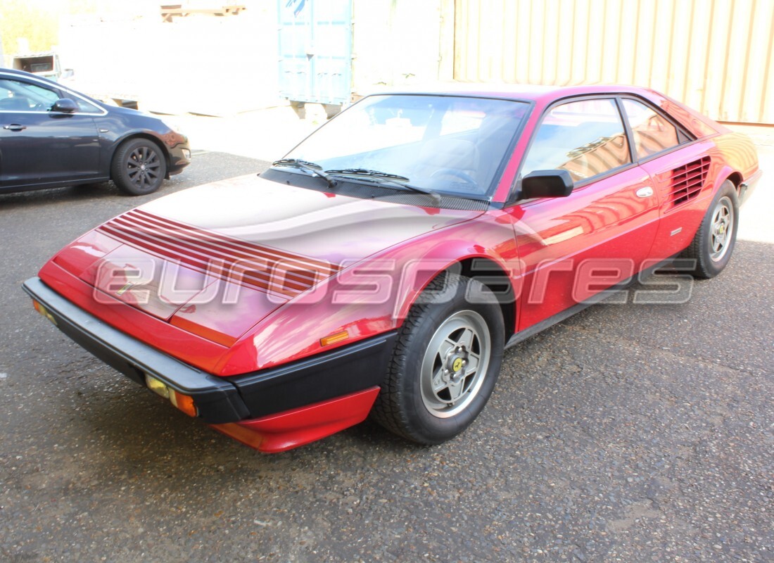 ferrari mondial 3.0 qv (1984) in preparazione per lo smantellamento presso eurospares