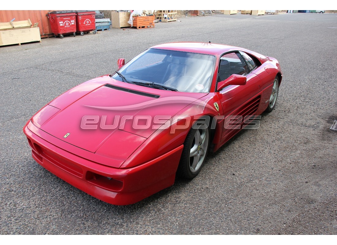 ferrari 348 (2.7 motronic) in preparazione per lo smantellamento presso eurospares